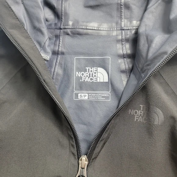 59. The North Face Hyvent 2.5L Full Zip Shell Jacket - Picture 7 of 8